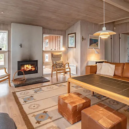 Seaside Retreat With Sauna